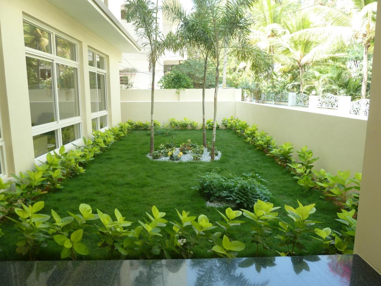 Sreeparthi Hotel Puttaparthi Esterno foto